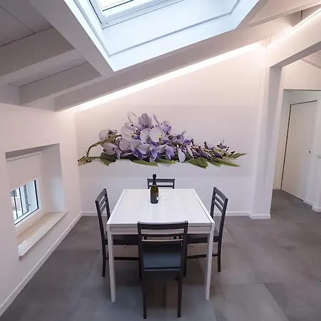 Apartment Glicine *
