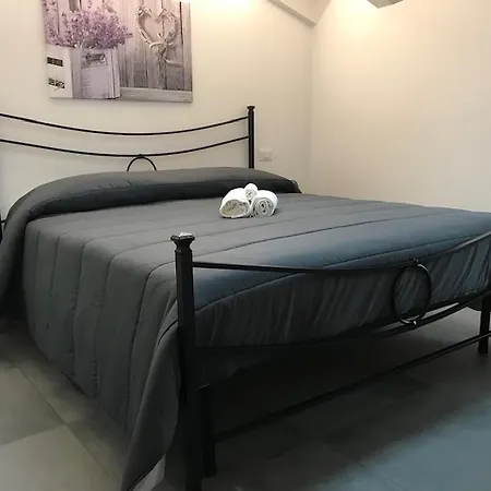 Glicine Apartment *